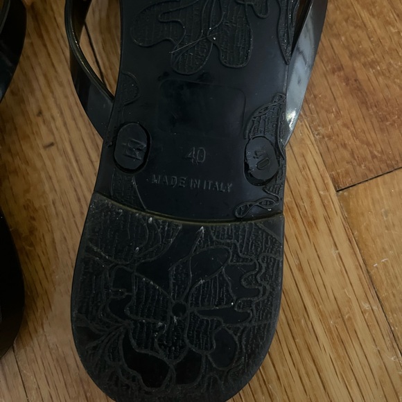 VALENTINO GARAVANI Rockstud Jelly Flip Flop Sandals in Black Size 40 - Picture 4 of 5